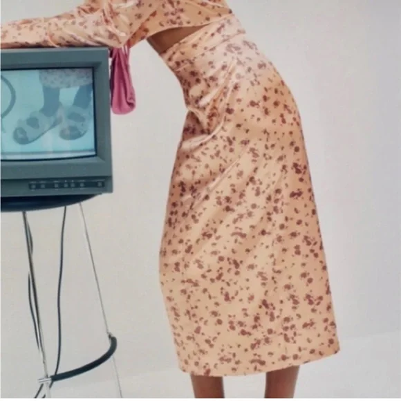 Zara gold / brown floral satin midi skirt with side slit - Picture 9 of 13